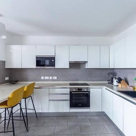 Luxury Labone Edge 2-Bedroom Apartment In Accra - Fivehills Homes Eksteriør bilde