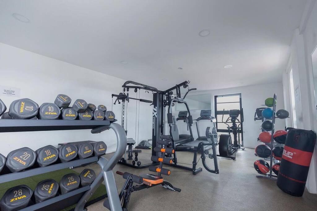 Luxury Labone Edge 2-Bedroom Apartment In Accra - Fivehills Homes Eksteriør bilde